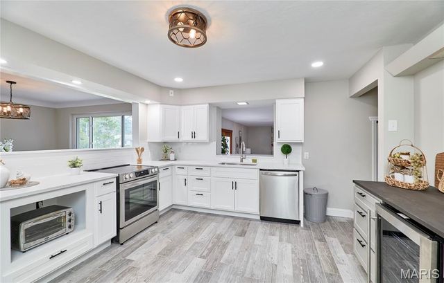 1700 Saint Denis Street, Florissant, MO 63033