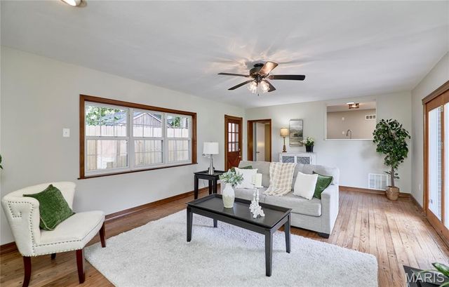 1700 Saint Denis Street, Florissant, MO 63033