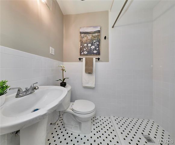 1700 Saint Denis Street, Florissant, MO 63033