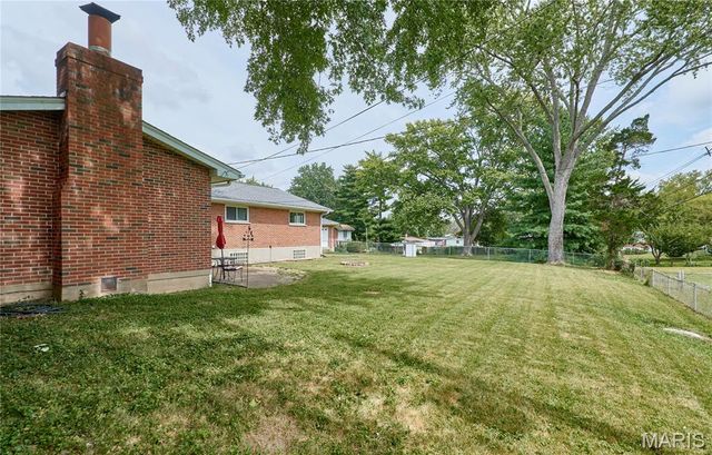 1700 Saint Denis Street, Florissant, MO 63033