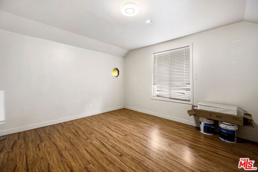 Image 15 of property listing at 4558 Paulhan Avenue, Los Angeles, CA 90041