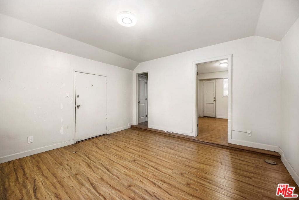 Image 16 of property listing at 4558 Paulhan Avenue, Los Angeles, CA 90041