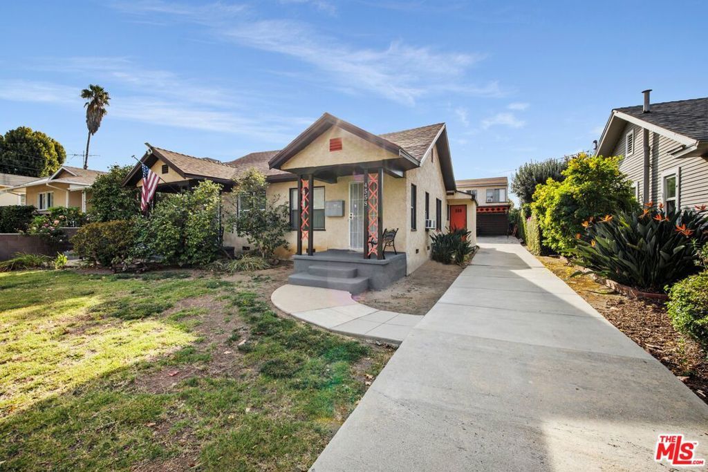 Image 5 of property listing at 4558 Paulhan Avenue, Los Angeles, CA 90041