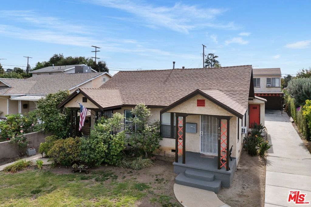 Image 8 of property listing at 4558 Paulhan Avenue, Los Angeles, CA 90041