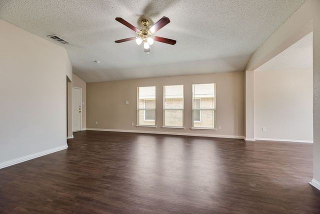 636 Canyon Place, Desoto, TX 75115