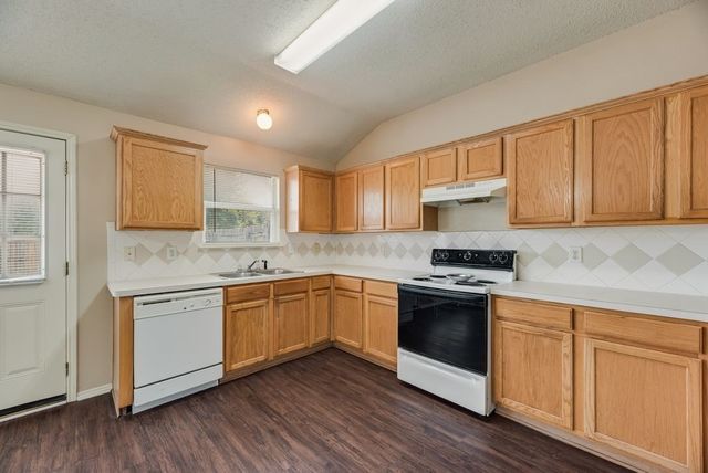 636 Canyon Place, Desoto, TX 75115