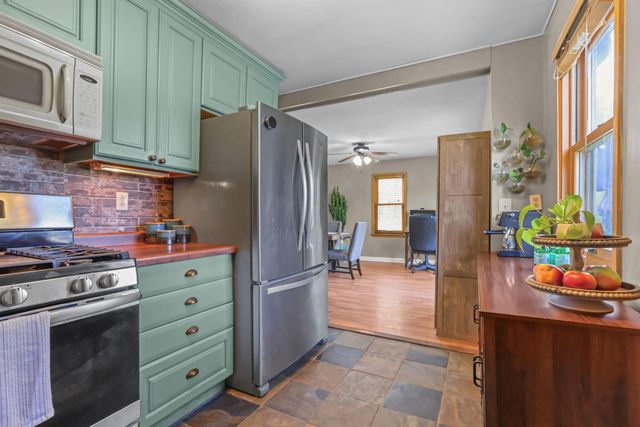 2693 5th Street E, Maplewood, MN 55119
