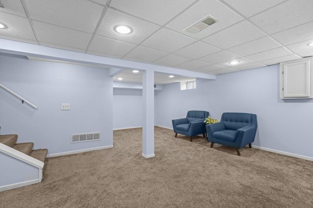 2693 5th Street E, Maplewood, MN 55119