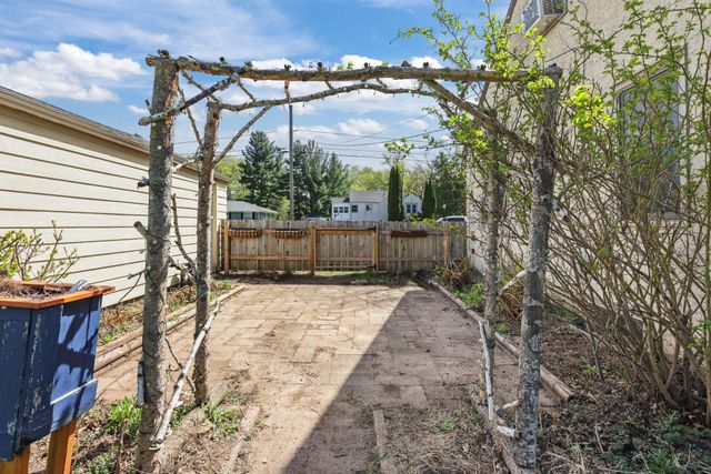 2693 5th Street E, Maplewood, MN 55119