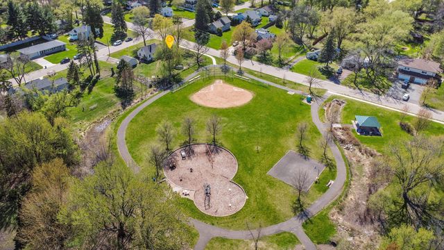 2693 5th Street E, Maplewood, MN 55119