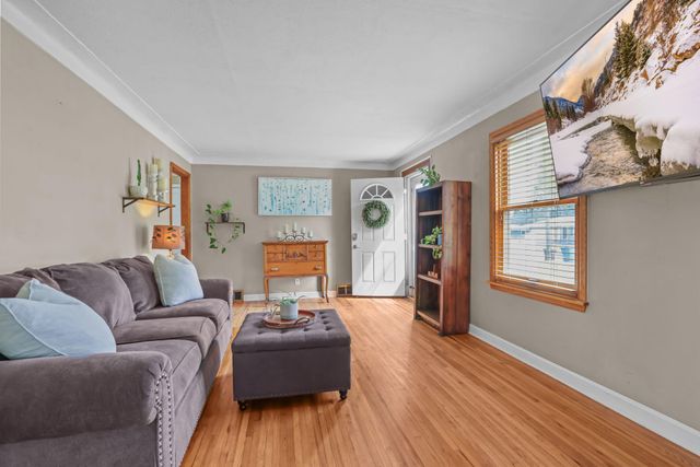 2693 5th Street E, Maplewood, MN 55119