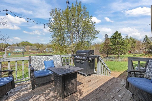 2693 5th Street E, Maplewood, MN 55119