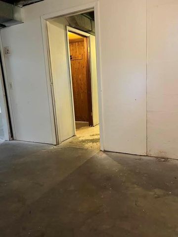 8958 E 54th Street S, Raytown, MO 64133