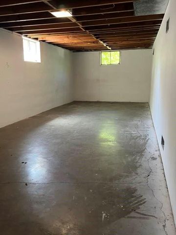 8958 E 54th Street S, Raytown, MO 64133