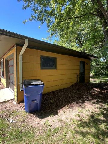 8958 E 54th Street S, Raytown, MO 64133