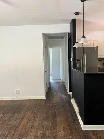 8958 E 54th Street S, Raytown, MO 64133