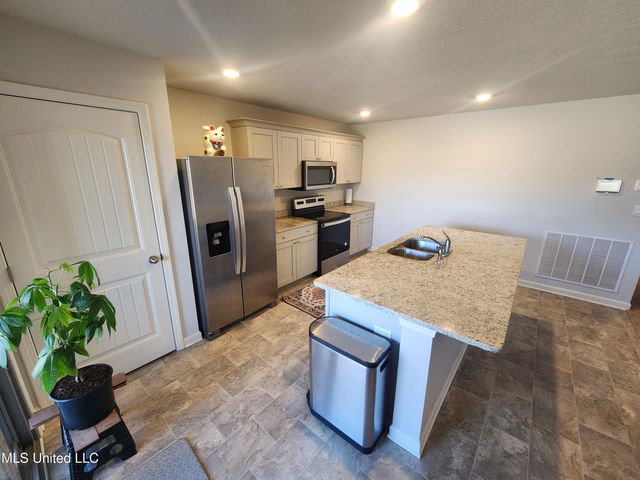 5268 Alpine Drive, Horn Lake, MS 38637