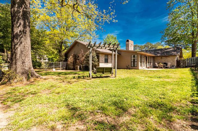 1305 Cypress Dr, El Dorado, AR 71730
