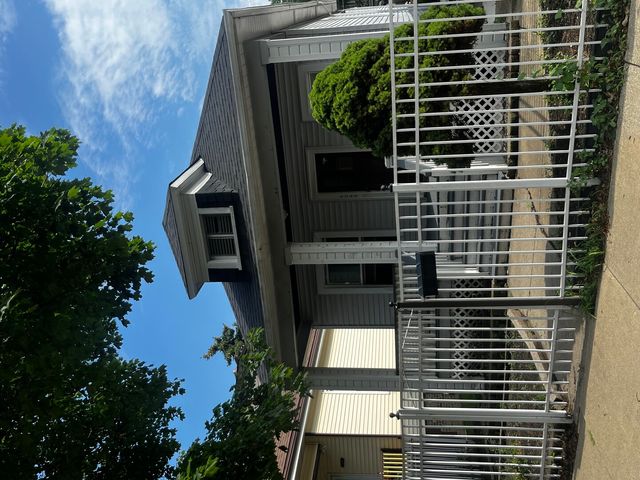 3345 W 61st Place, Chicago, IL 60629