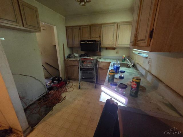 926 Goodhue Circle, Forest Park, OH 45240