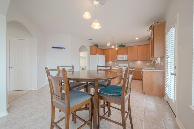 18118 Billabong Crescent Court, Cypress, TX 77429