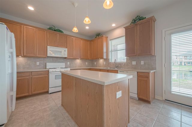 18118 Billabong Crescent Court, Cypress, TX 77429