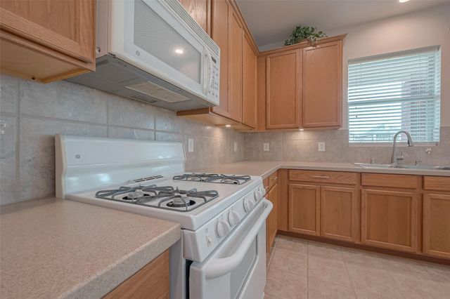 18118 Billabong Crescent Court, Cypress, TX 77429