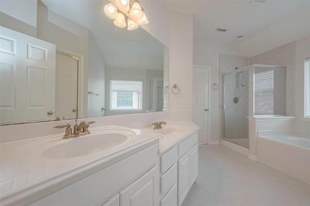 18118 Billabong Crescent Court, Cypress, TX 77429