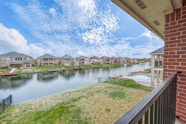18118 Billabong Crescent Court, Cypress, TX 77429