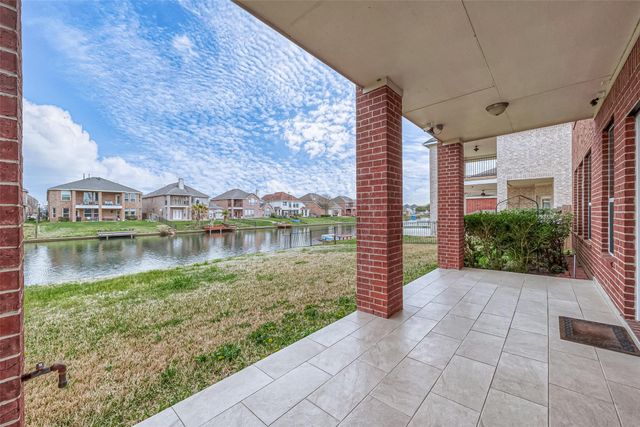 18118 Billabong Crescent Court, Cypress, TX 77429