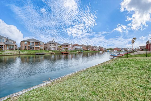 18118 Billabong Crescent Court, Cypress, TX 77429