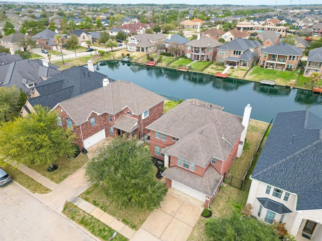 18118 Billabong Crescent Court, Cypress, TX 77429