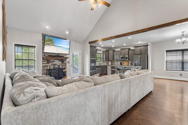 3160 Timberdale Dr, Clarksville, TN 37042