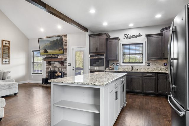 3160 Timberdale Dr, Clarksville, TN 37042