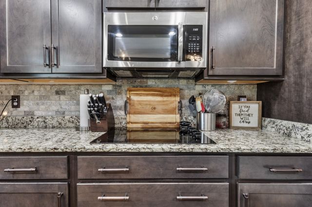 3160 Timberdale Dr, Clarksville, TN 37042