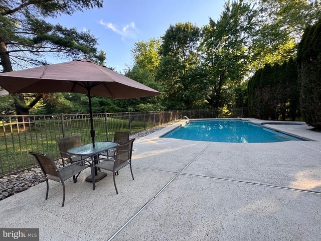 12 TANYARD RD, Richboro, PA 18954