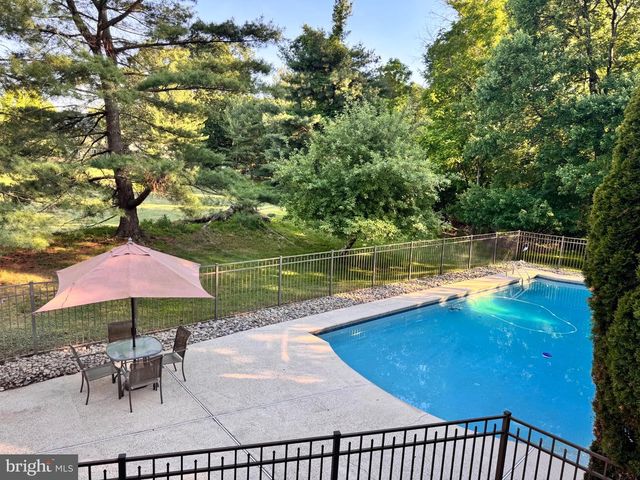 12 TANYARD RD, Richboro, PA 18954