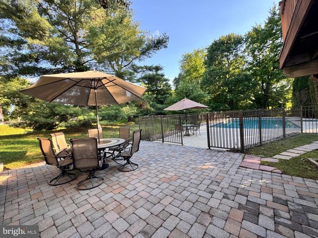 12 TANYARD RD, Richboro, PA 18954