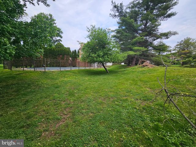 12 TANYARD RD, Richboro, PA 18954