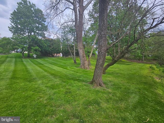 12 TANYARD RD, Richboro, PA 18954