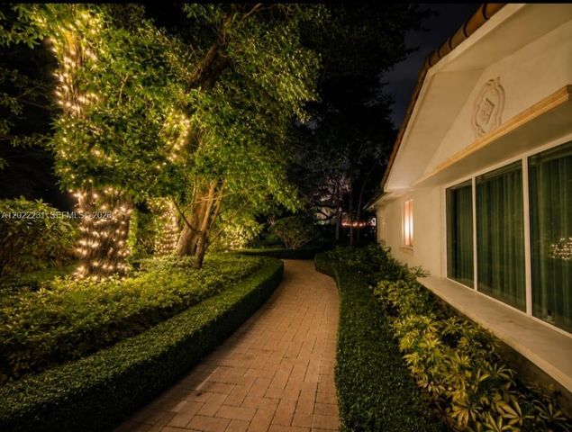 7980 SW 52nd Ave, Miami, FL 33143