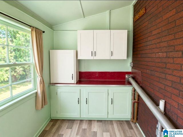 2704 AVENUE J, Birmingham, AL 35218
