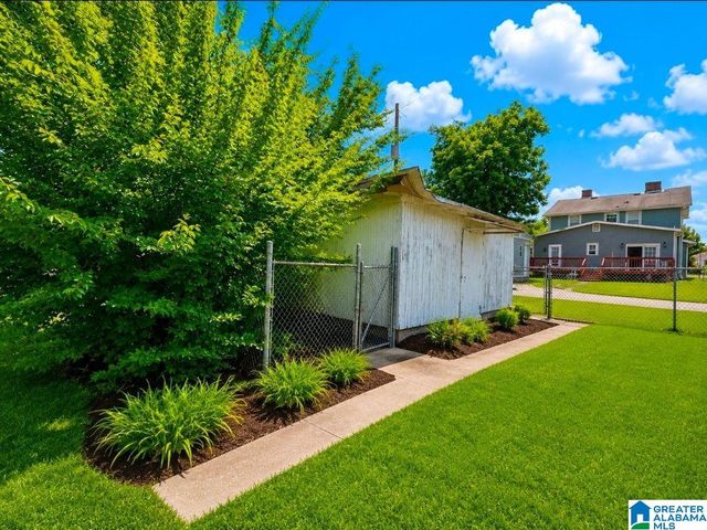 2704 AVENUE J, Birmingham, AL 35218