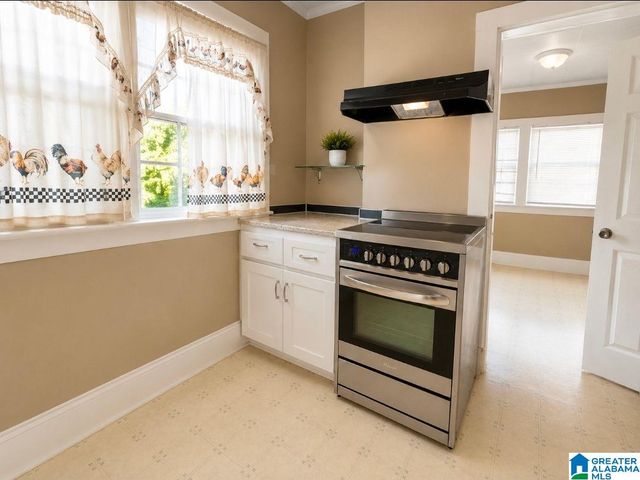 2704 AVENUE J, Birmingham, AL 35218