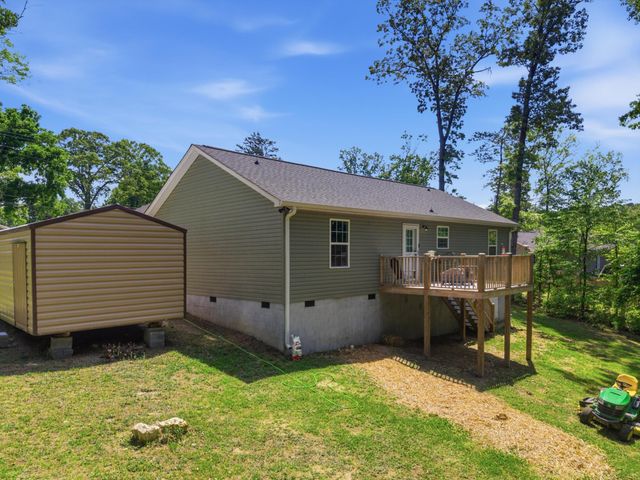 2704 Quarles Road, Rocky Face, GA 30740