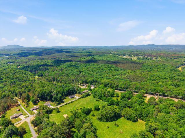 2704 Quarles Road, Rocky Face, GA 30740