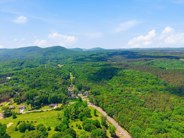 2704 Quarles Road, Rocky Face, GA 30740
