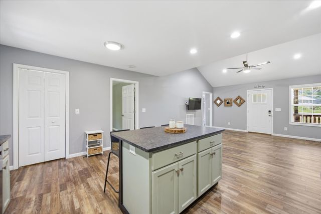 2704 Quarles Road, Rocky Face, GA 30740
