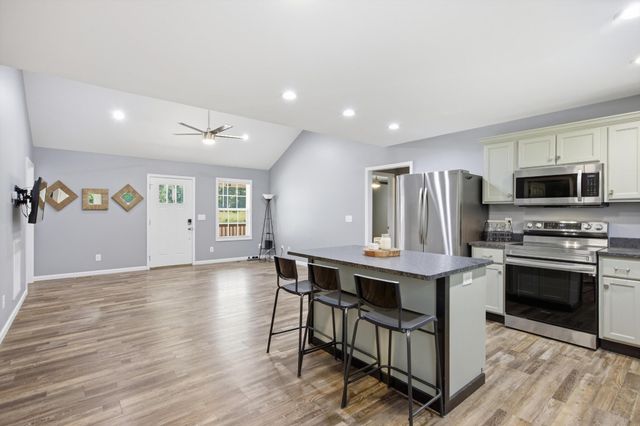 2704 Quarles Road, Rocky Face, GA 30740