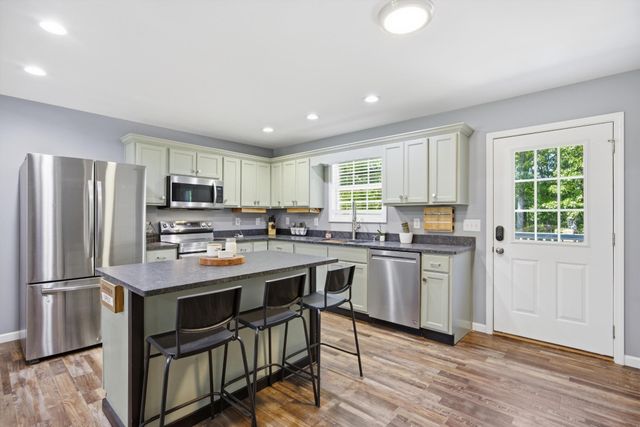 2704 Quarles Road, Rocky Face, GA 30740